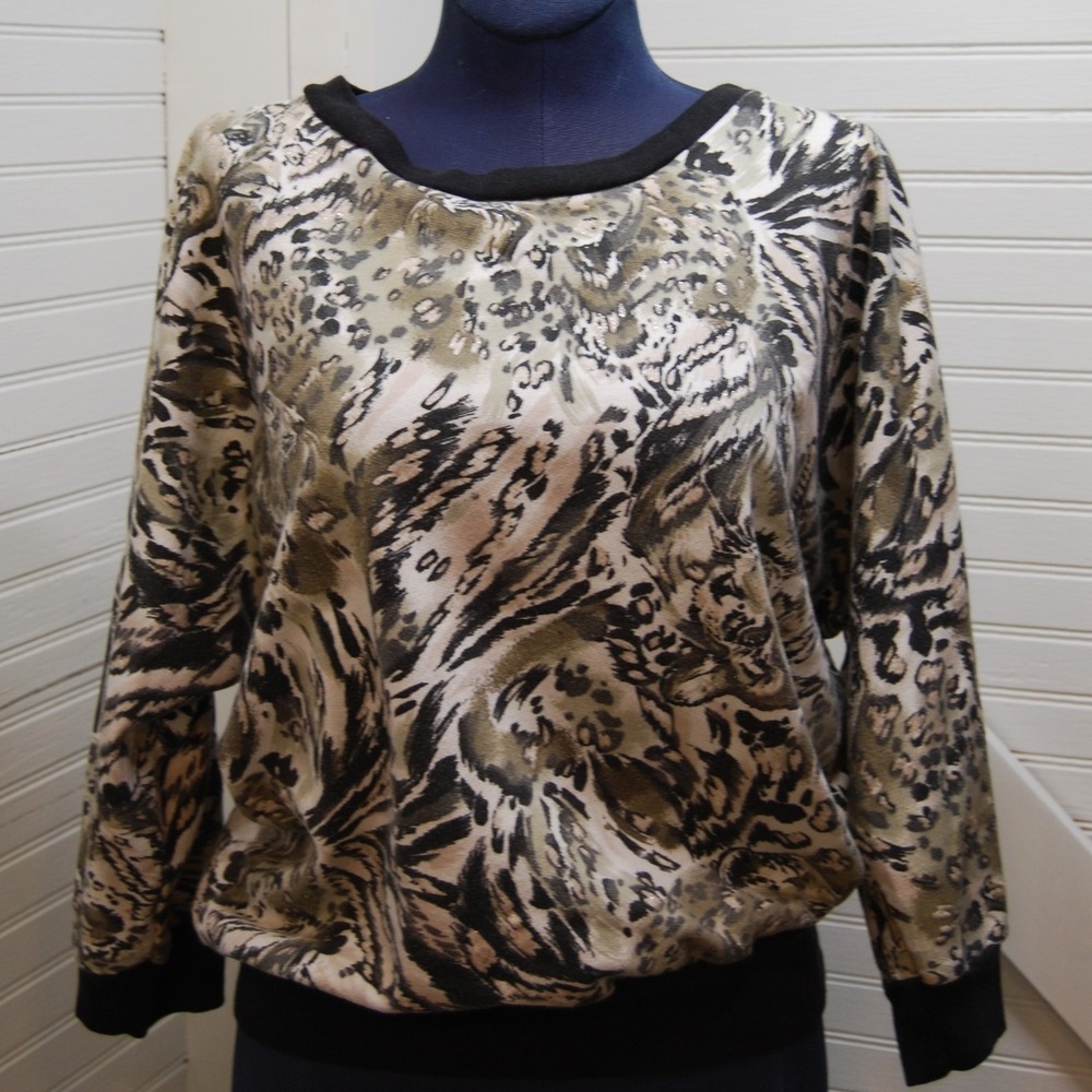 Vintage New‎ York Knit Works Inc. Sweatshirt Women's medium Tiger print all-over